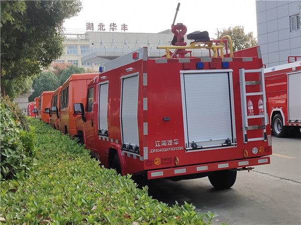 四驅(qū)消防車